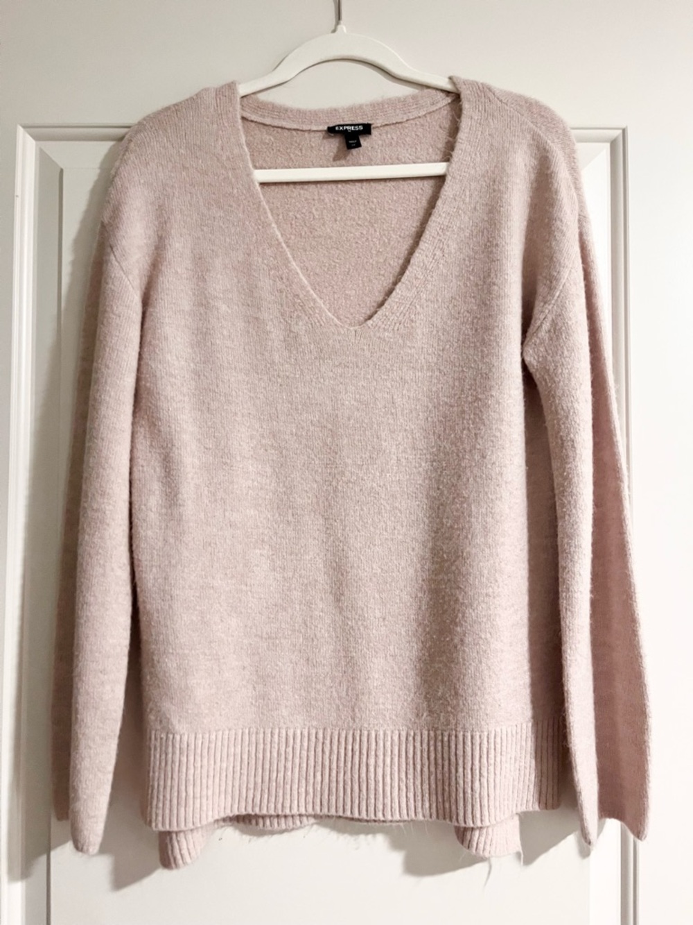 Express Women's Blush Heather Ultrasoft V-Neck Sweater Size Extra Small